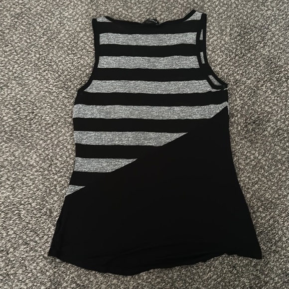 bebe tank top - Picture 2 of 2